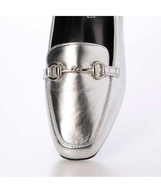 MODE ET JACOMO <noyau>スクエアトゥビット付きヒールローファー シルバー