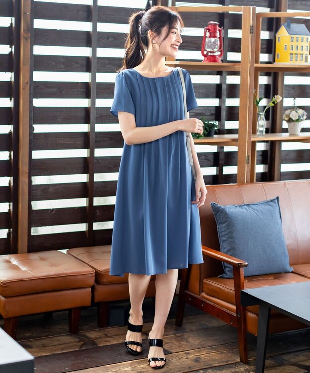 Tiaclasse 【洗える】スタイルアップも叶うピンタックワンピース ブルー