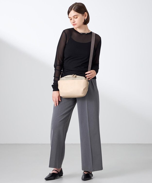 Y'SACCS シルキーリュクスショルダーバッグ アイボリー