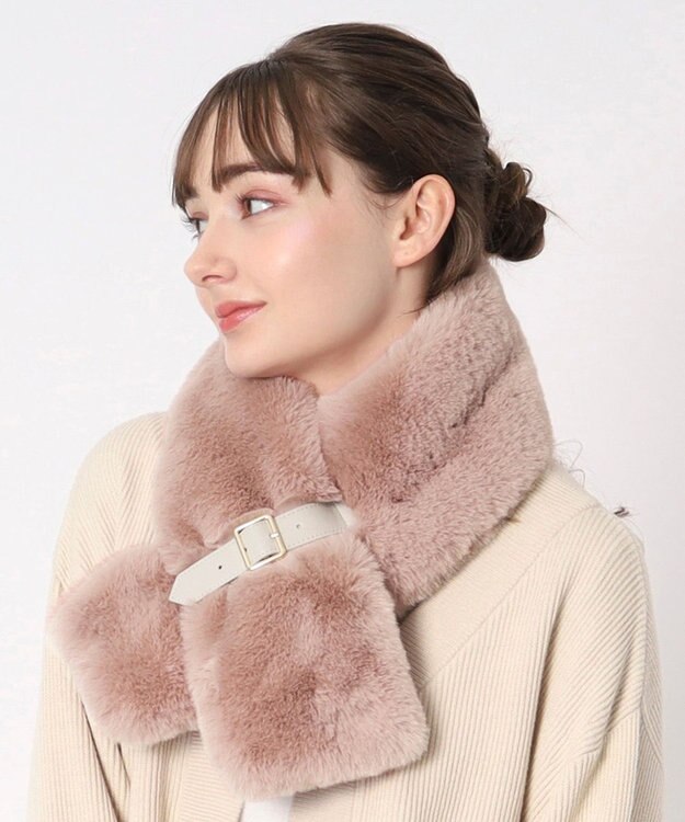 MOONBAT 【大人百花1月号掲載】FURLA フェイクファーマフラー ベルト差し込み ファーティペット ロゴプレート付 ペールピンク