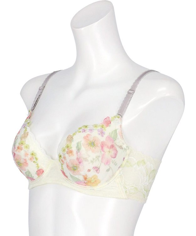 Wing ブラジャー 背中の段差をスムージング 脇高設計 バストの脇流れをブロック 【後ろ姿きれいブラ】 ブラ KB2722 ウイング／ワコール クリーム