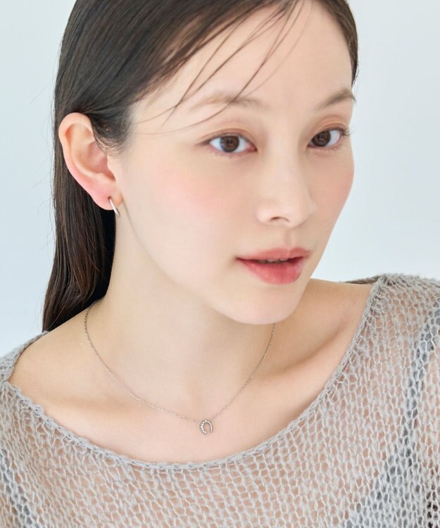 Phoebe 〈金属アレルギー対応〉グロッシーミニホースシューネックレス　シルバー　ステンレス/馬蹄/蹄鉄/ラッキーモチーフ/ギフト/プレゼント シルバー