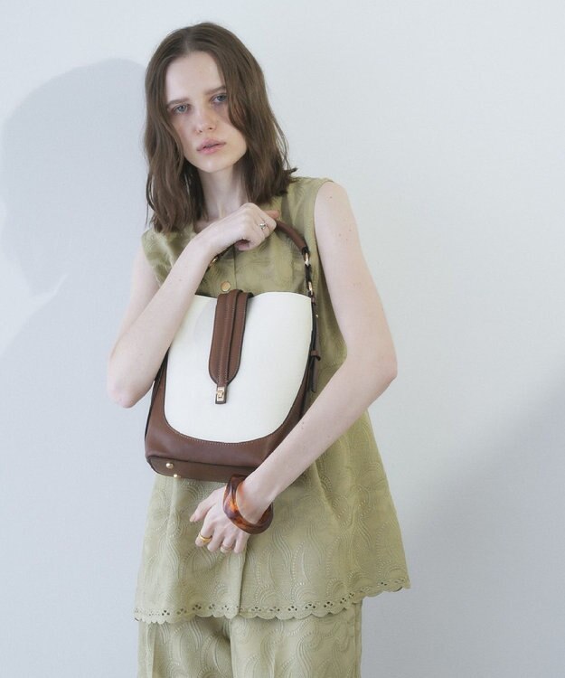 YECCA VECCA ポーチインショルダーバッグ Brown