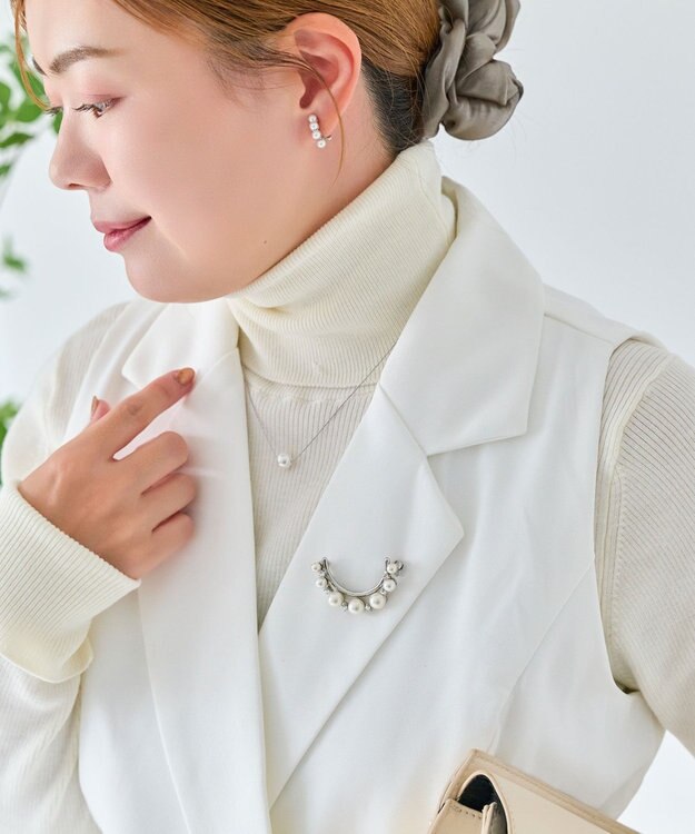 Phoebe <オンワード限定セット>ワントップパールネックレス×フォーマルパールビジューハーフブローチ シルバー