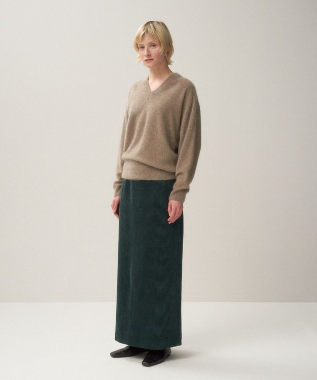 ATON ROYAL CASHMERE FUR | Ｖネックセーター TOP BEIGE