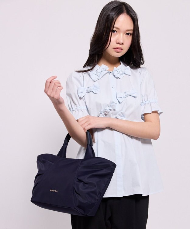 TOCCA 【宮本茉由さん・八木アリサさん着用】RIBBON KNOT NYLONBAG ナイロントートバッグ ネイビー系