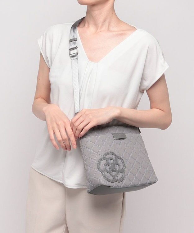 CLATHAS カペラ ショルダーバッグ（大） グレー