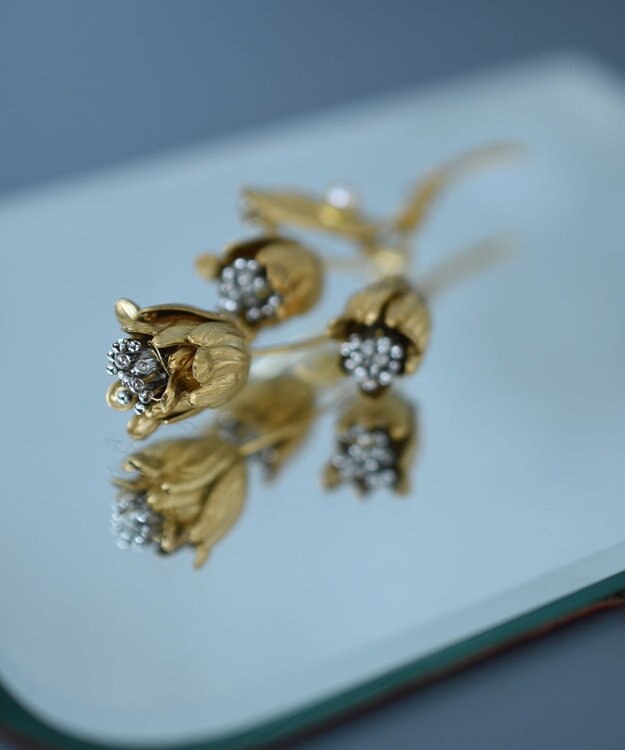 monshiro チューリップブローチ ゴールド