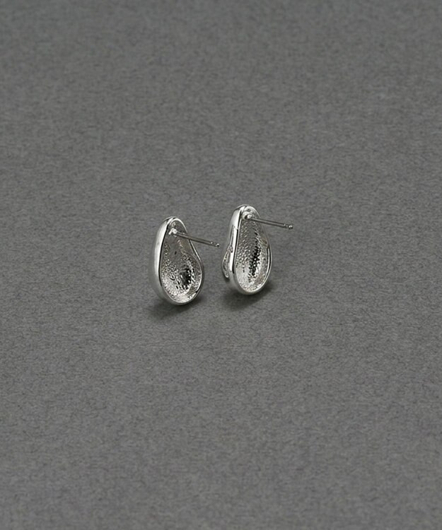 Phoebe 〈金属アレルギー対応〉パフメタルピアス　シルバー/ニッケルフリー シルバー