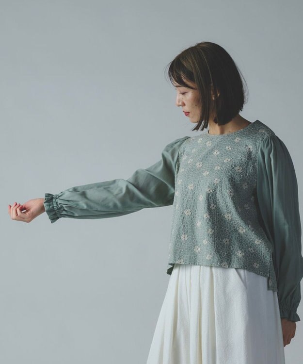 muuc 【手刺繍のような刺繍が美しい】ハイドランジア ブラウス ブルー