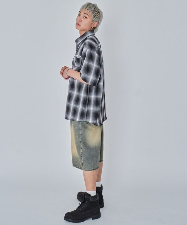 WEGO 【ユニセックス着用ITEM/MLサイズ展開】イラストオンブレチェックシャツ（SS） ブラックチェック1