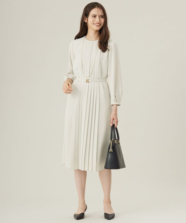 自由区 L 【19号サイズまで展開】ライトサテン ワンピース ベージュ