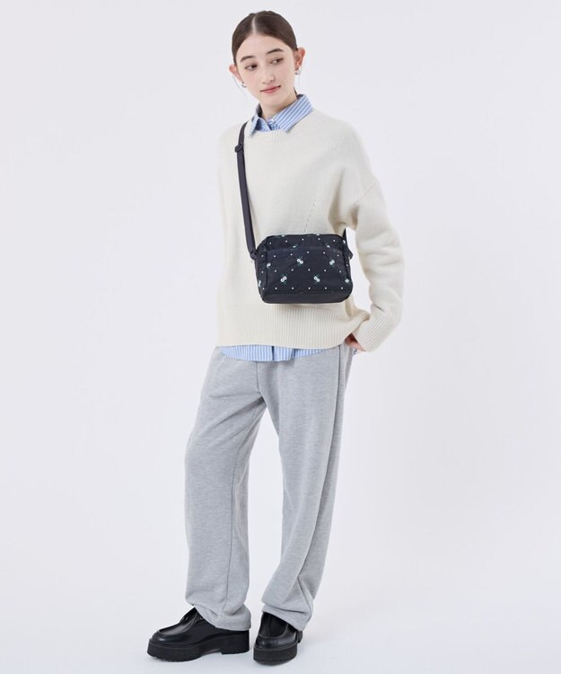 LeSportsac DANIELLA CROSSBODY/フローラルラティスEMB フローラルラティスEMB