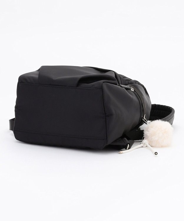 ICB 【4/3-4/19期間限定・受注生産】選べるチャーム 8ポケットナイロンリュック カスタマイズ ファー白&フェイクレザーロープ白