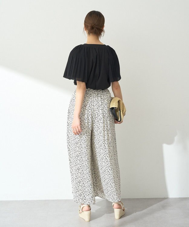 earth music&ecology マジョリカフレアスリーブスクエアプルオーバー Ivory