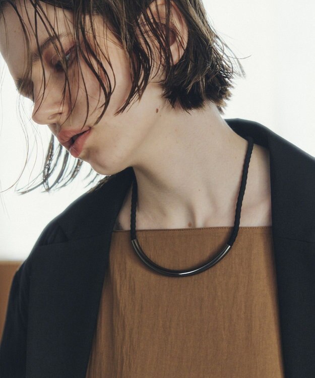 YECCA VECCA アーチラインコードネックレス Black