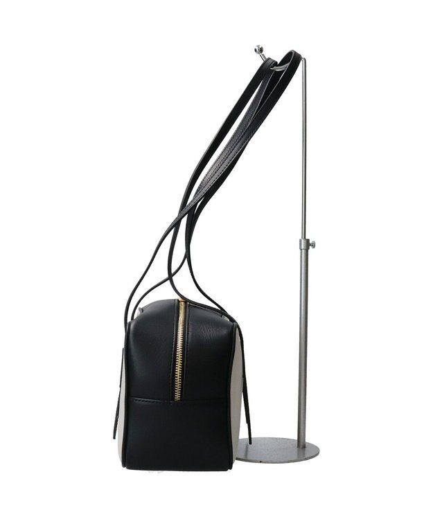 INTER-CHAUSSURES 【Christian Villa】レザーミディアムショルダーバッグ ブラックコンビ