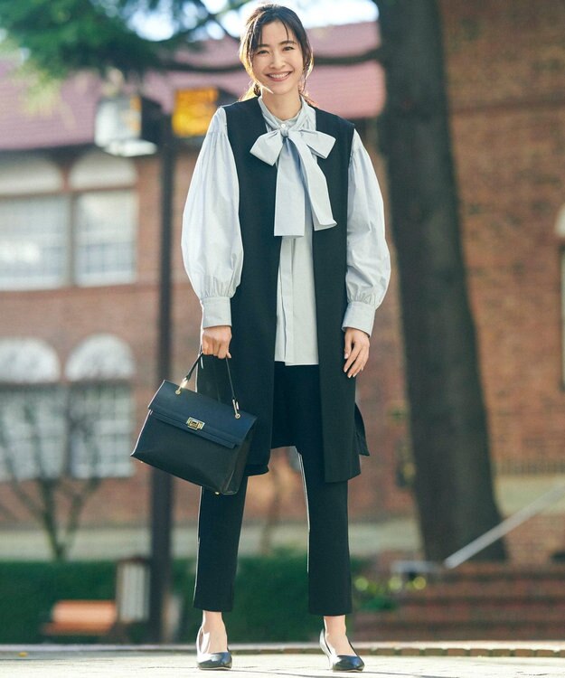 23区 【洗える】ライトメモリータフタ ボリュームボウタイ ブラウス スカイブルー系