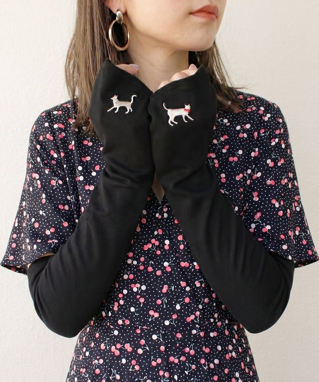 ORuKuBET 【WOMEN】 おさんぽねこ刺繍UVグローブ / UVカット / 猫グッズ ベージュ
