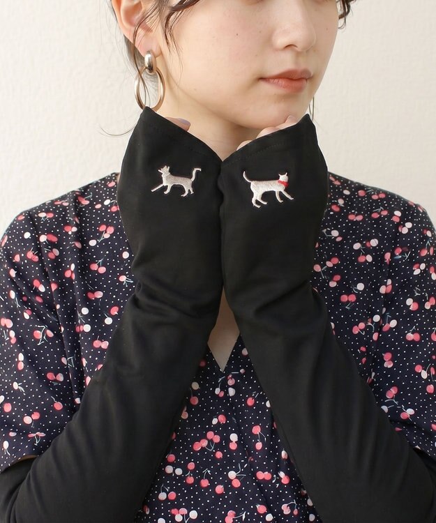 ORuKuBET 【WOMEN】 おさんぽねこ刺繍UVグローブ / UVカット / 猫グッズ ベージュ