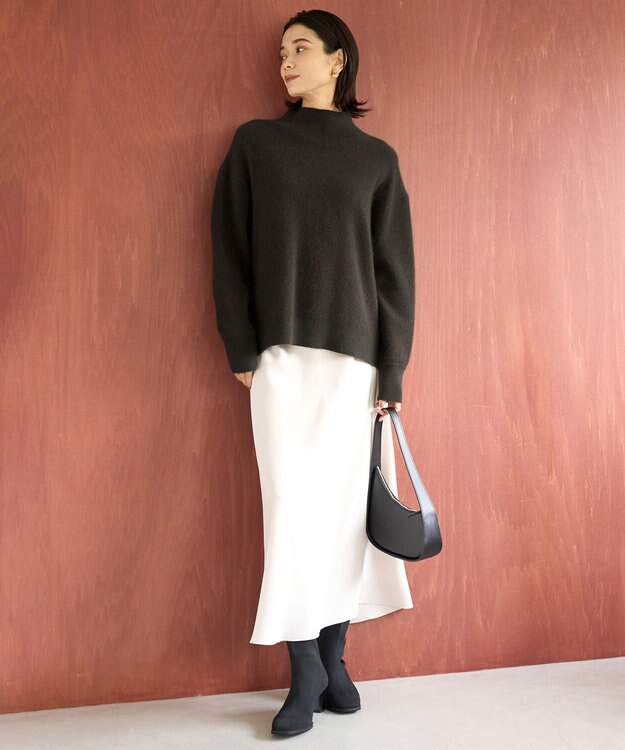 UNFILO 【WEB＆一部店舗限定】へアリースウェット ハイネックニット オリーブグリーン