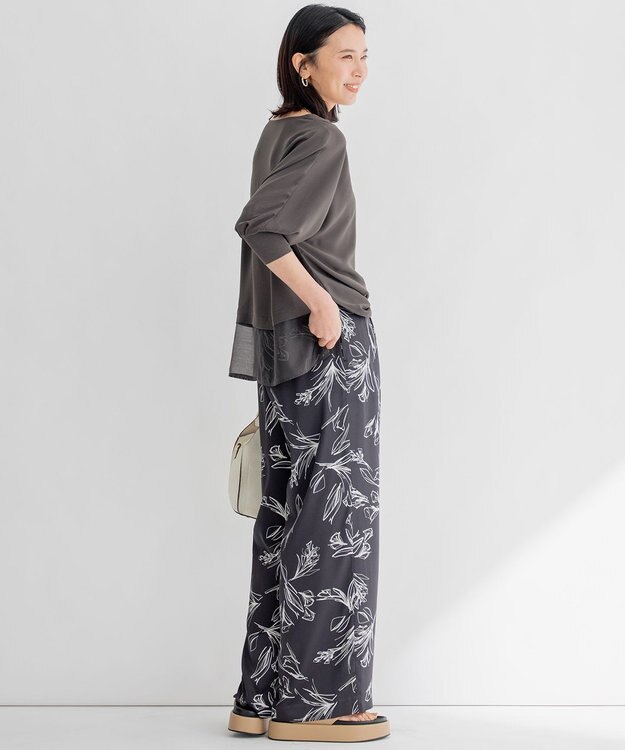 23区 【洗える】ラインフラワープリント ワイドパンツ ブラックプリント