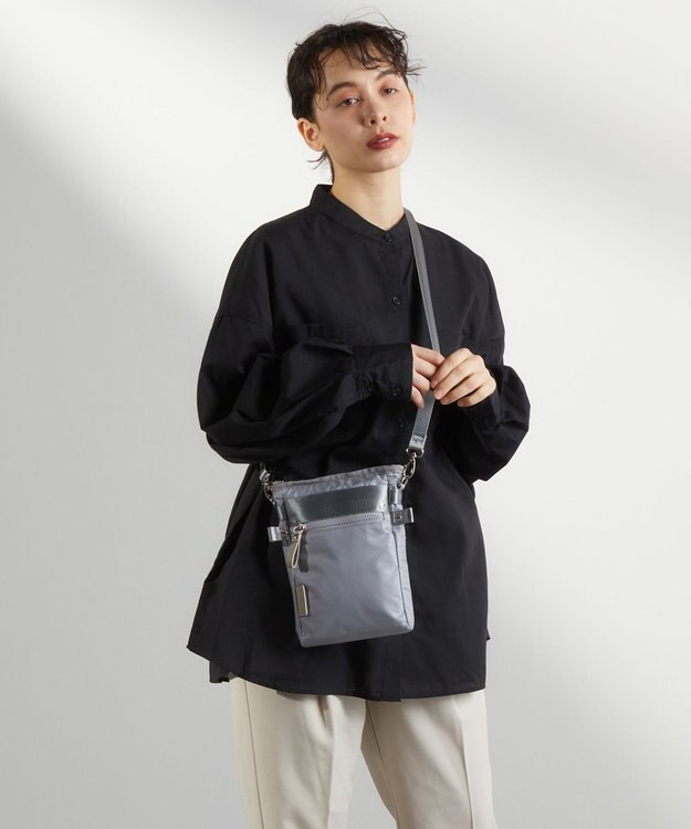 Y'SACCS テープデザインポシェット ライトグレー