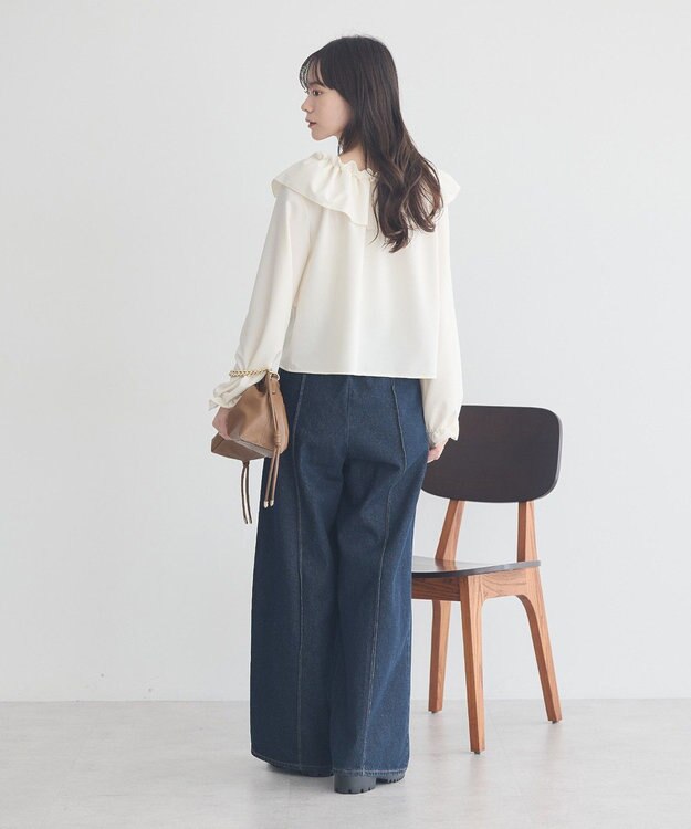 earth music&ecology フリルオフショルブラウス Ivory