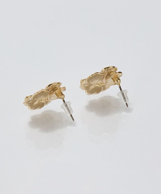 Phoebe フレグラントフラワーメタルピアス ゴールド