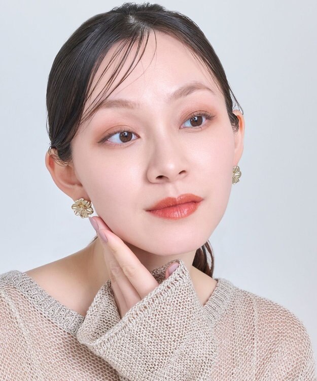 Phoebe フレグラントフラワーメタルピアス ゴールド