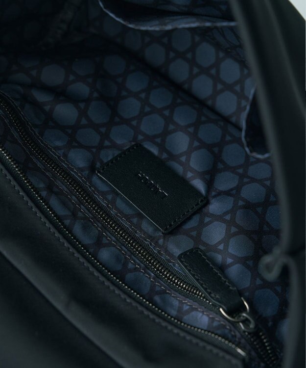 MIYABIYA LAQUOH【撥水加工】ミニマルナイロン ボディバッグ ブラック