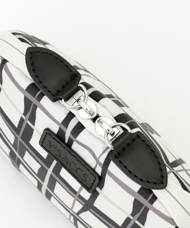 Y'SACCS 総柄プリントハーフムーンポーチ ブラック