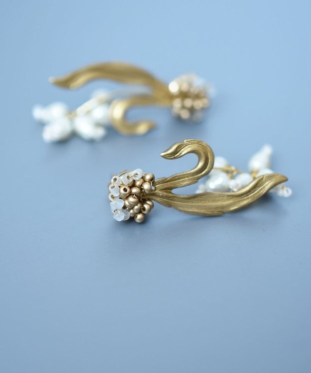 monshiro 【ガラスパール】スズランプチ イヤリング ホワイト×ゴールド