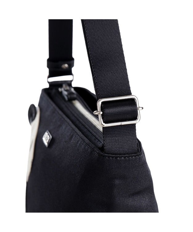 IBIZA アニマーダ　ナイロン　ショルダーバッグ 黒