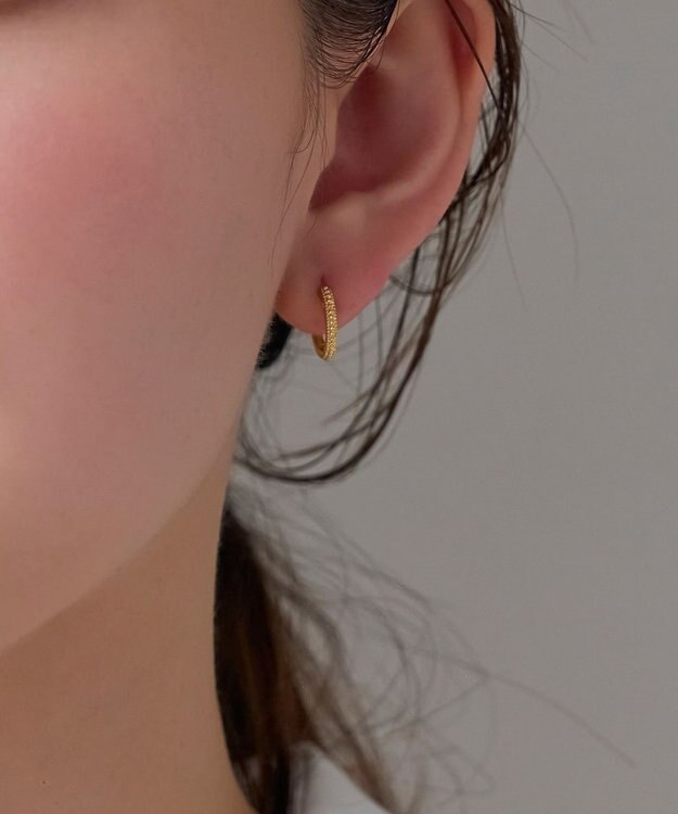 Phoebe 【金属アレルギー対応】【痛くないシリーズ】グリッターメタルライトフィットイヤリング　ゴールド ゴールド