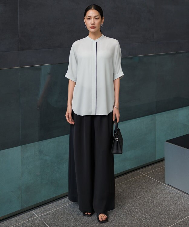 ICB 【WEB限定カラーあり】BackSatinAmunzen 5分袖バンドカラーブラウス アッシュブルー［WEB限定］