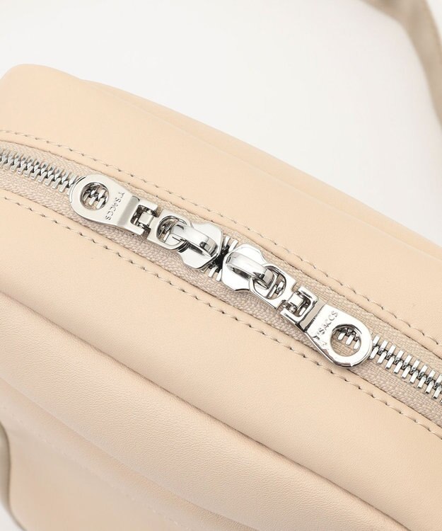 Y'SACCS ブロックモチーフポシェット アイボリー