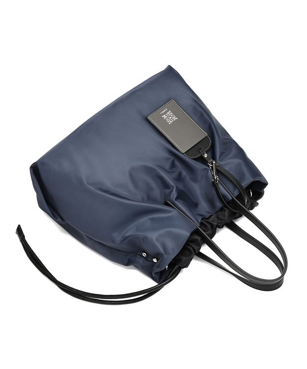 style code 【PADMA/パドマ】カードケース付　ナイロン巾着トートバッグ ネイビー