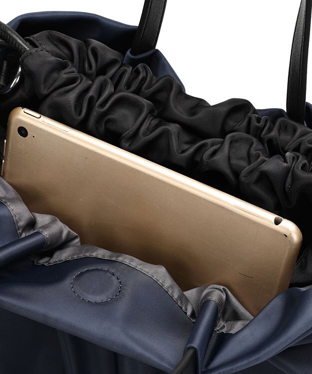 style code 【PADMA/パドマ】カードケース付　ナイロン巾着トートバッグ ネイビー