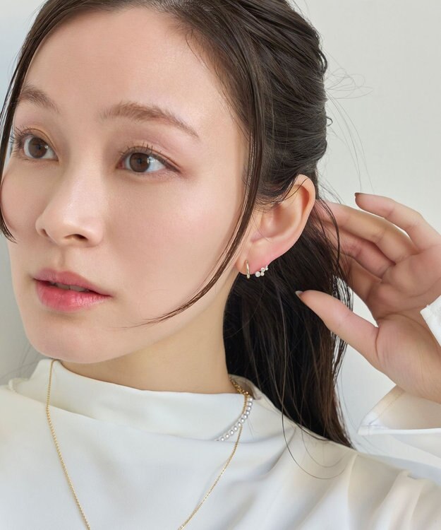 Phoebe 【痛くないシリーズ】ミルキーウェイビジューフロートライトフィットイヤリング　ゴールド ゴールド