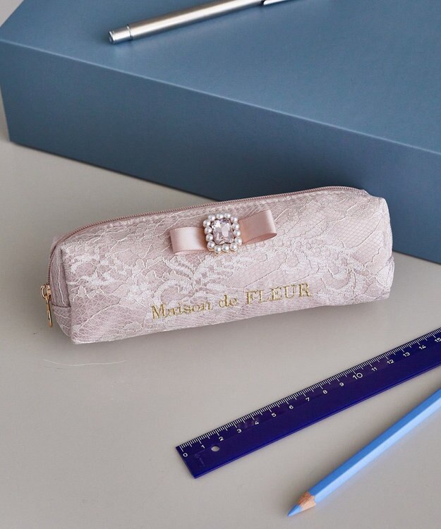 Maison de FLEUR レースサテンパールビジューロングポーチ Light Pink
