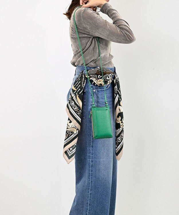 Atelier nuu 本革 スマホショルダー グリーン