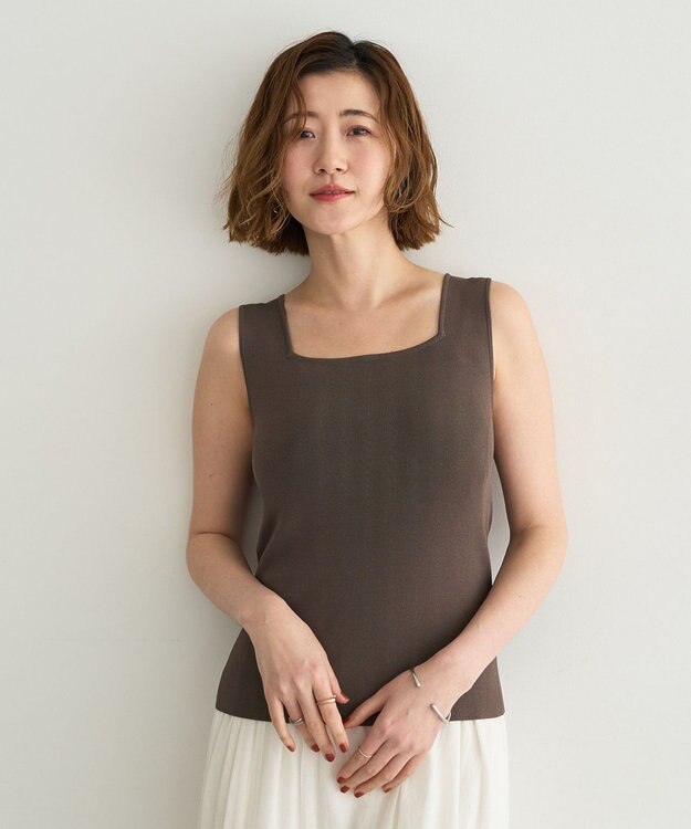 YECCA VECCA 2wayスクエアノースリーブニット Brown