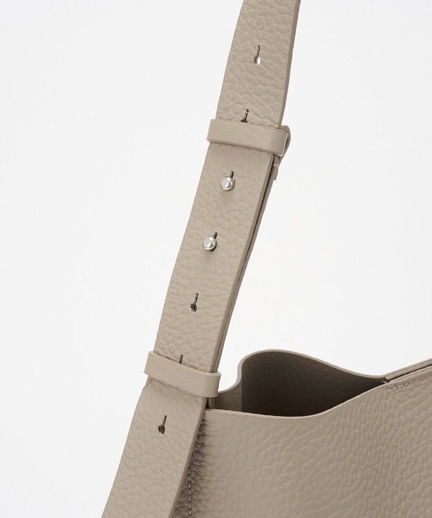 IACUCCI ルオータ ワンハンドルトート ALCE グレージュ