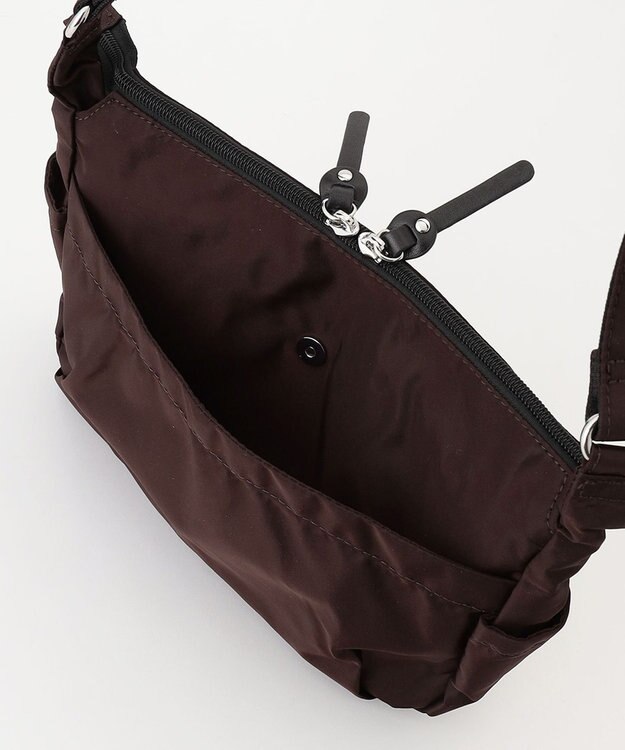Y'SACCS トリプルポケットベーシックショルダー ワイン