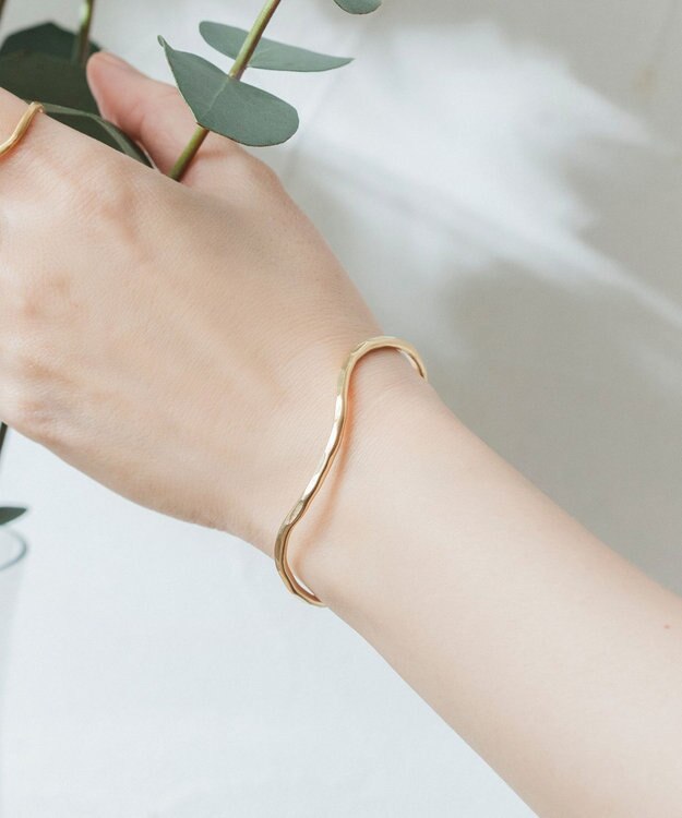 Pisceans ウェイビーラインバングル マットゴールド