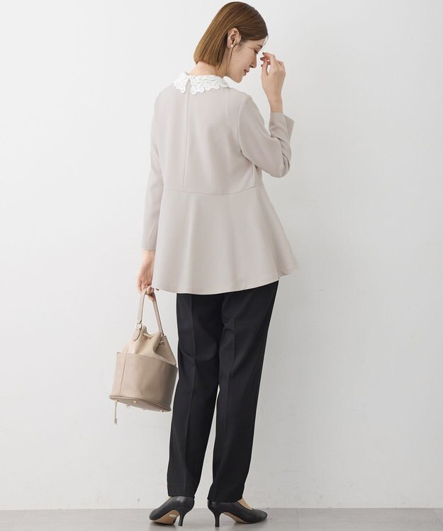 23区 L 【セットアップ対応/洗える】トリアセダブルジョーゼット 2WAYレース襟 ペプラムブラウス ベージュ系
