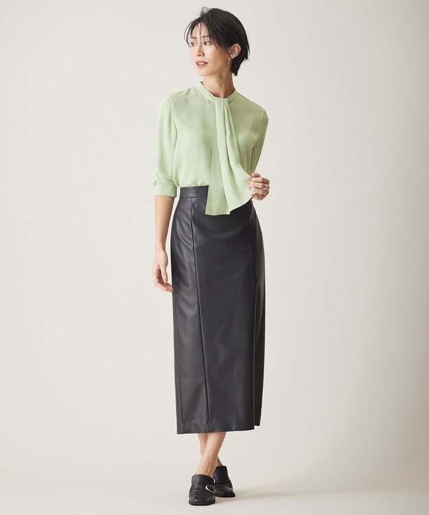 ICB 【WEB限定カラーあり・速乾・洗える】BackSatinAmunzen スカーフタイブラウス ヘイズグリーン系