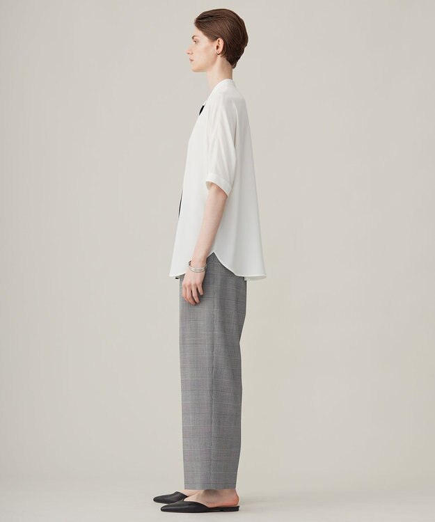 ICB 【新色追加・接触冷感・UVケア・速乾・洗える】BackSatinAmunzen 5分袖バンドカラーブラウス オフホワイト系