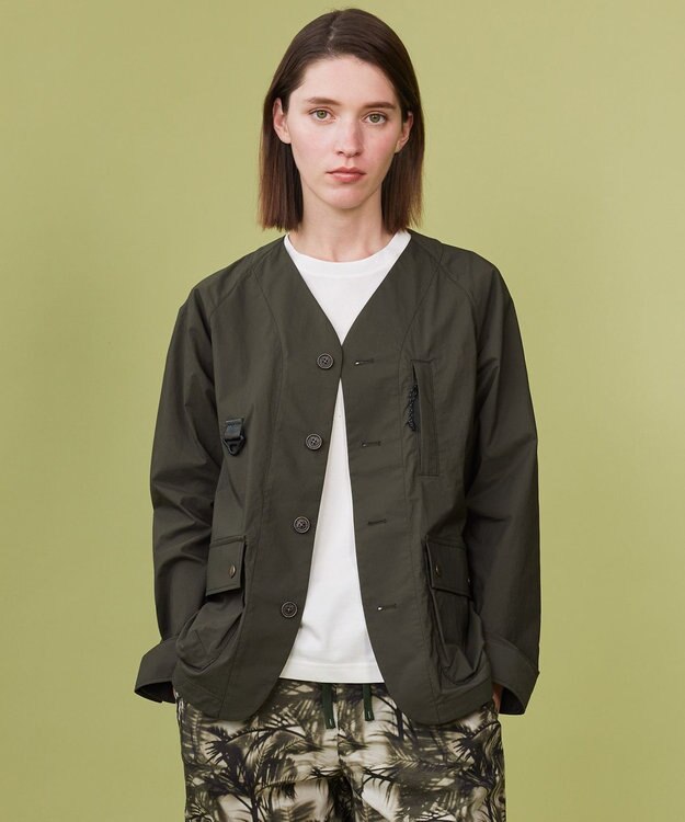 JOSEPH ABBOUD MOUNTAIN 【軽量】ハイパワーストレッチカルゼ ノーカラーアウトドアブルゾン カーキ系